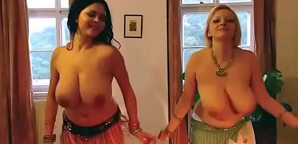  do bhabhi with big boobs dancing on bhojpuri song